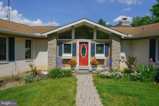 389 BASEHOAR RD, Littlestown, PA 17340
