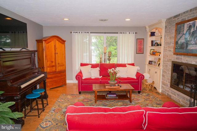 389 BASEHOAR RD, Littlestown, PA 17340