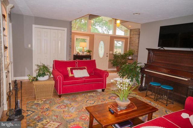 389 BASEHOAR RD, Littlestown, PA 17340