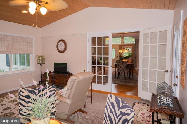 389 BASEHOAR RD, Littlestown, PA 17340