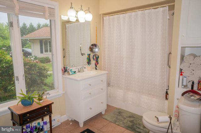 389 BASEHOAR RD, Littlestown, PA 17340