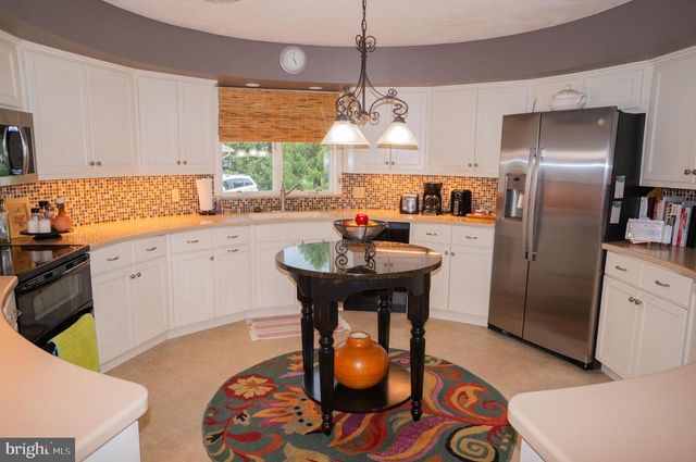 389 BASEHOAR RD, Littlestown, PA 17340