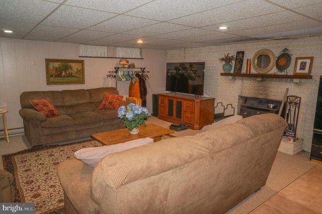 389 BASEHOAR RD, Littlestown, PA 17340