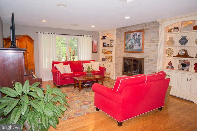 389 BASEHOAR RD, Littlestown, PA 17340