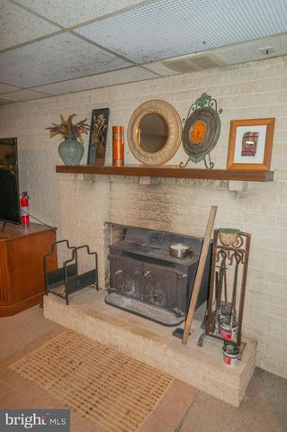 389 BASEHOAR RD, Littlestown, PA 17340