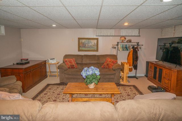 389 BASEHOAR RD, Littlestown, PA 17340