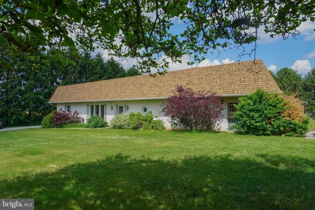 389 BASEHOAR RD, Littlestown, PA 17340