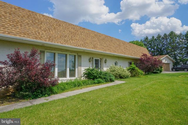 389 BASEHOAR RD, Littlestown, PA 17340