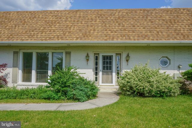 389 BASEHOAR RD, Littlestown, PA 17340