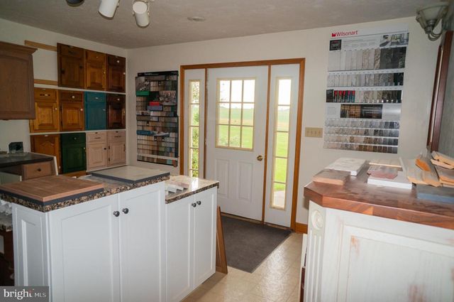 389 BASEHOAR RD, Littlestown, PA 17340