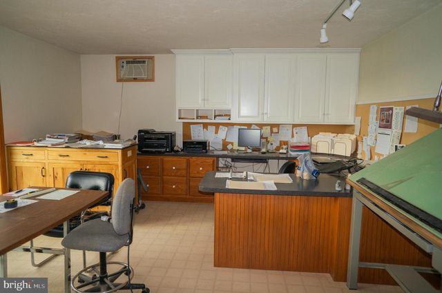389 BASEHOAR RD, Littlestown, PA 17340