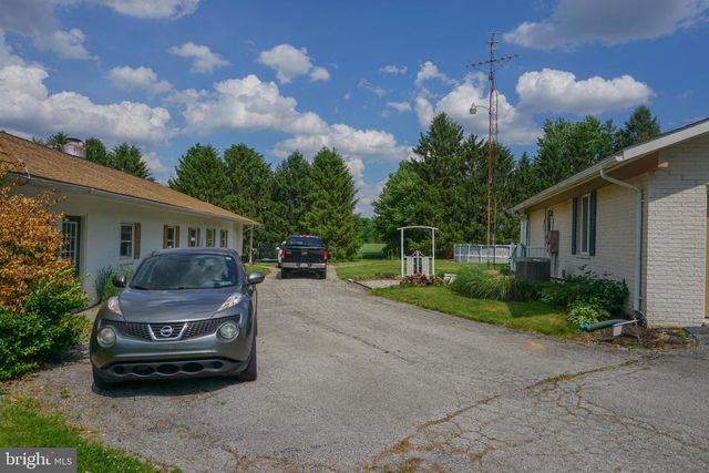 389 BASEHOAR RD, Littlestown, PA 17340