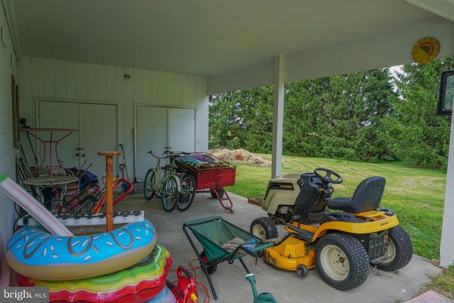 389 BASEHOAR RD, Littlestown, PA 17340