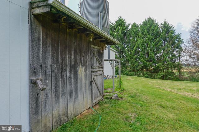 389 BASEHOAR RD, Littlestown, PA 17340