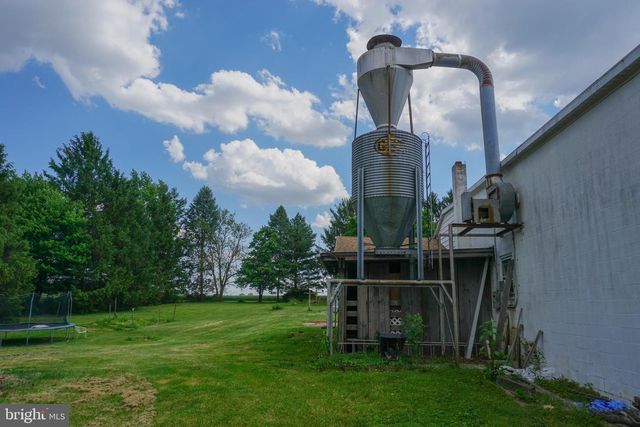 389 BASEHOAR RD, Littlestown, PA 17340