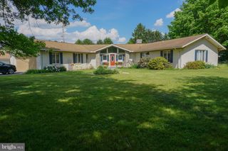 389 BASEHOAR RD, Littlestown, PA 17340
