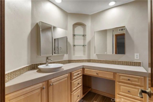 38501 Oaktree Loop, Murrieta, CA 92562