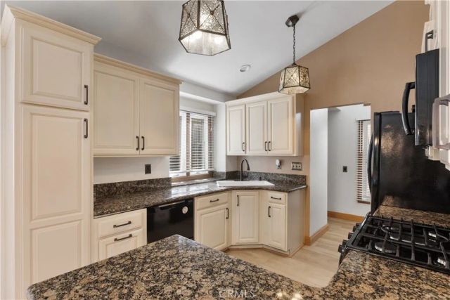 38501 Oaktree Loop, Murrieta, CA 92562