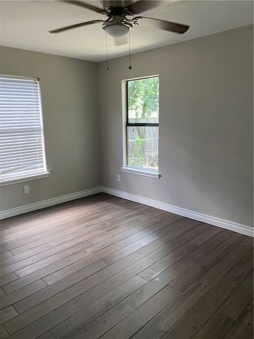 721 Elesa St, Corpus Christi, TX 78405