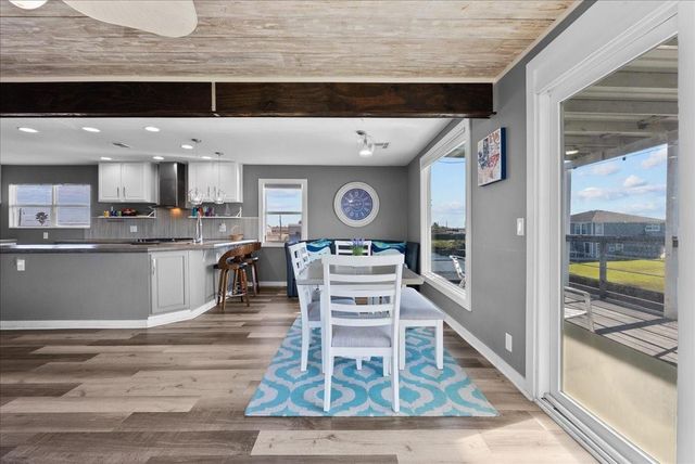 6931 West Holiday Street, Hitchcock, TX 77563