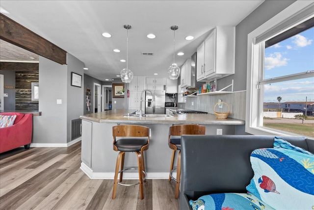 6931 West Holiday Street, Hitchcock, TX 77563