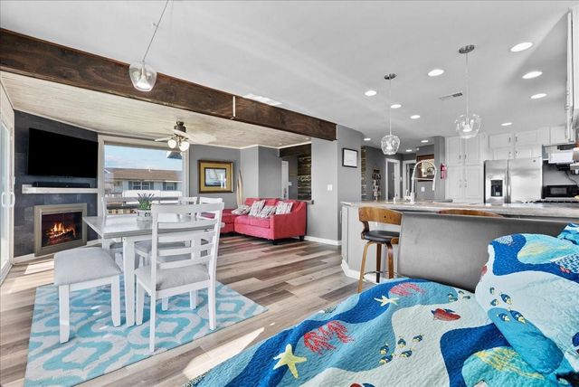 6931 West Holiday Street, Hitchcock, TX 77563