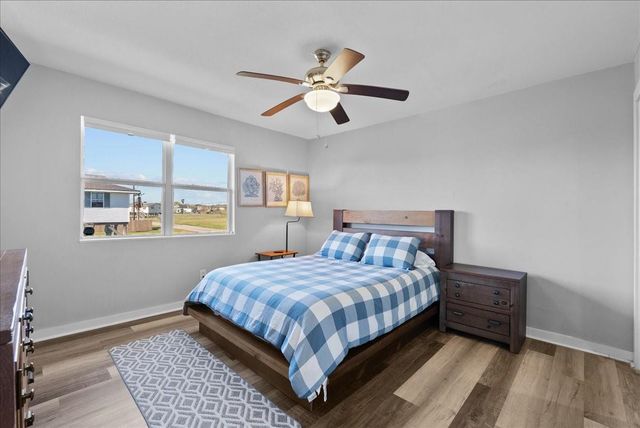 6931 West Holiday Street, Hitchcock, TX 77563