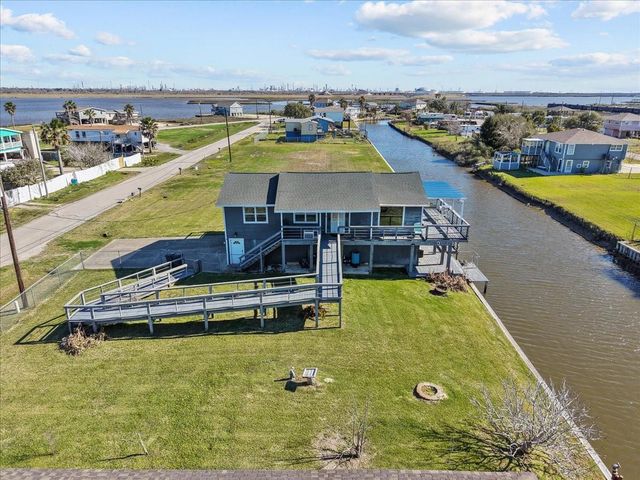 6931 West Holiday Street, Hitchcock, TX 77563