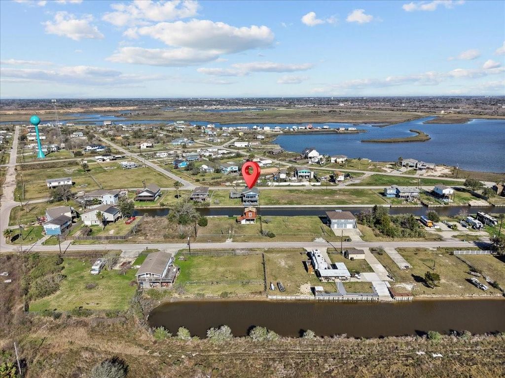 6931 West Holiday Street, Hitchcock, TX 77563