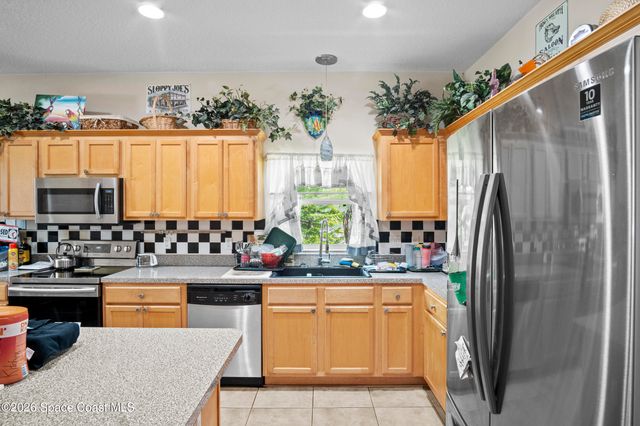 463 Avocado Road NW, Palm Bay, FL 32907