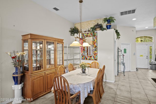 463 Avocado Road NW, Palm Bay, FL 32907