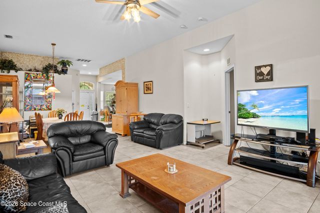 463 Avocado Road NW, Palm Bay, FL 32907