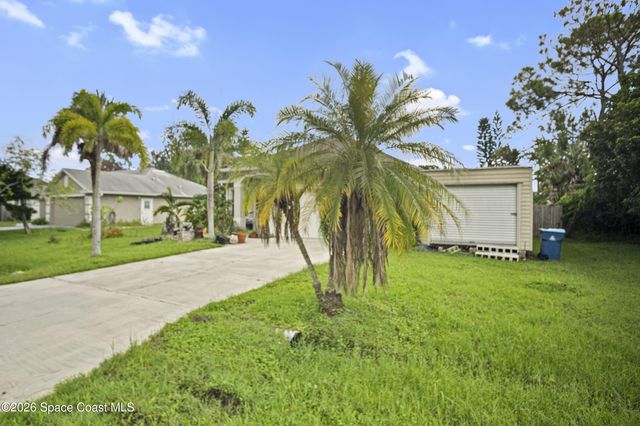 463 Avocado Road NW, Palm Bay, FL 32907