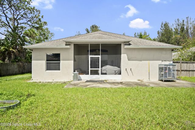 463 Avocado Road NW, Palm Bay, FL 32907