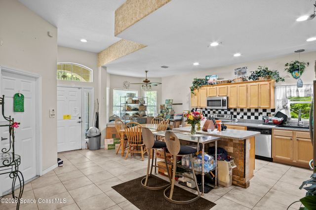 463 Avocado Road NW, Palm Bay, FL 32907