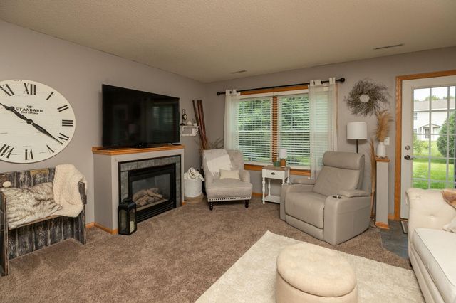 2925 Monroe Drive NW, Rochester, MN 55901