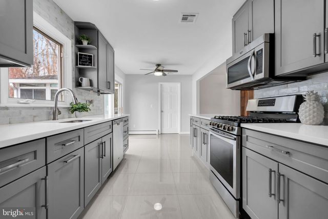 718 ARROW DR, Toms River, NJ 08753