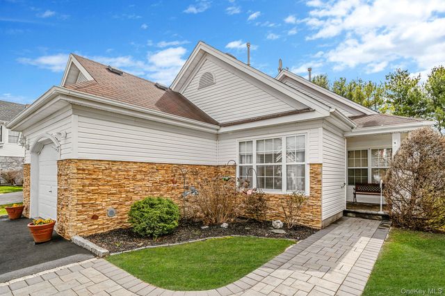 4 Alexandra Drive, Middle Island, NY 11953