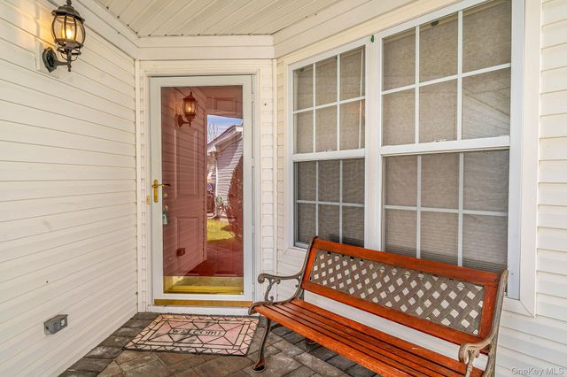 4 Alexandra Drive, Middle Island, NY 11953