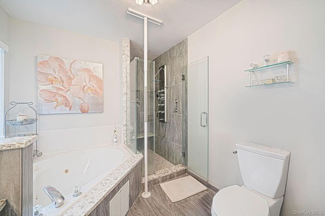 4 Alexandra Drive, Middle Island, NY 11953