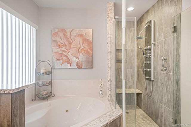 4 Alexandra Drive, Middle Island, NY 11953