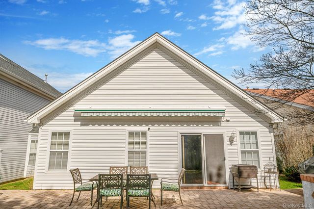 4 Alexandra Drive, Middle Island, NY 11953