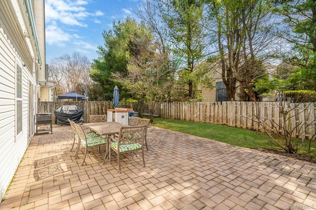 4 Alexandra Drive, Middle Island, NY 11953