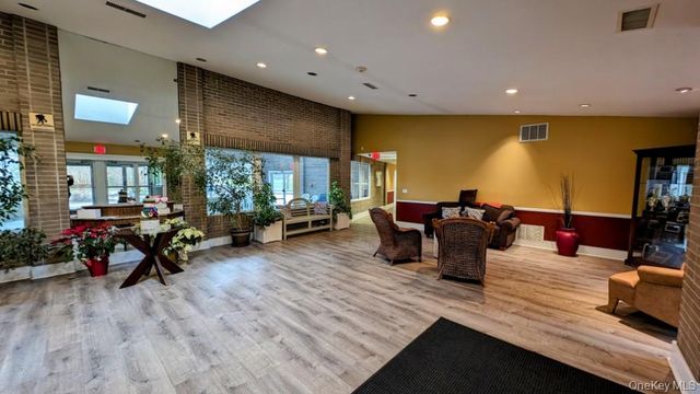 4 Alexandra Drive, Middle Island, NY 11953