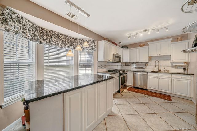 4 Alexandra Drive, Middle Island, NY 11953