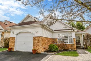 4 Alexandra Drive, Middle Island, NY 11953