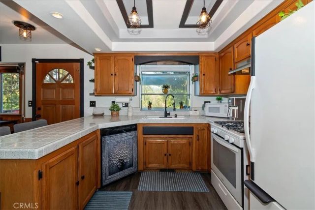 23559 Lake, Crestline, CA 92325