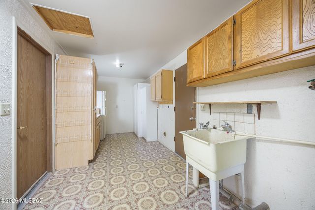 1035 N Evergreen Drive, Oracle, AZ 85623