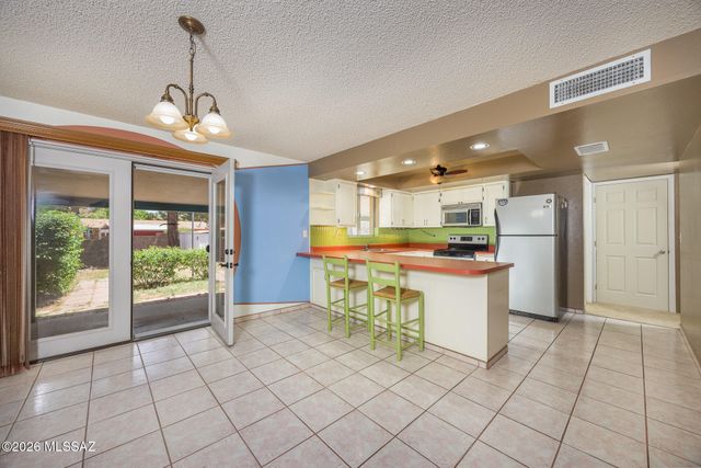 1035 N Evergreen Drive, Oracle, AZ 85623