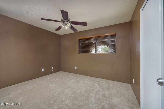 1035 N Evergreen Drive, Oracle, AZ 85623